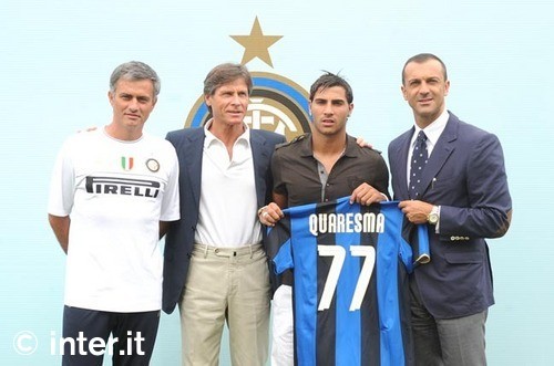 镜报：曼联明夏锁定中场双星！埃利奥特·安德森成头号目标（镜报：曼联明夏瞄准两位中场，埃利奥特·安德森成首要目标）