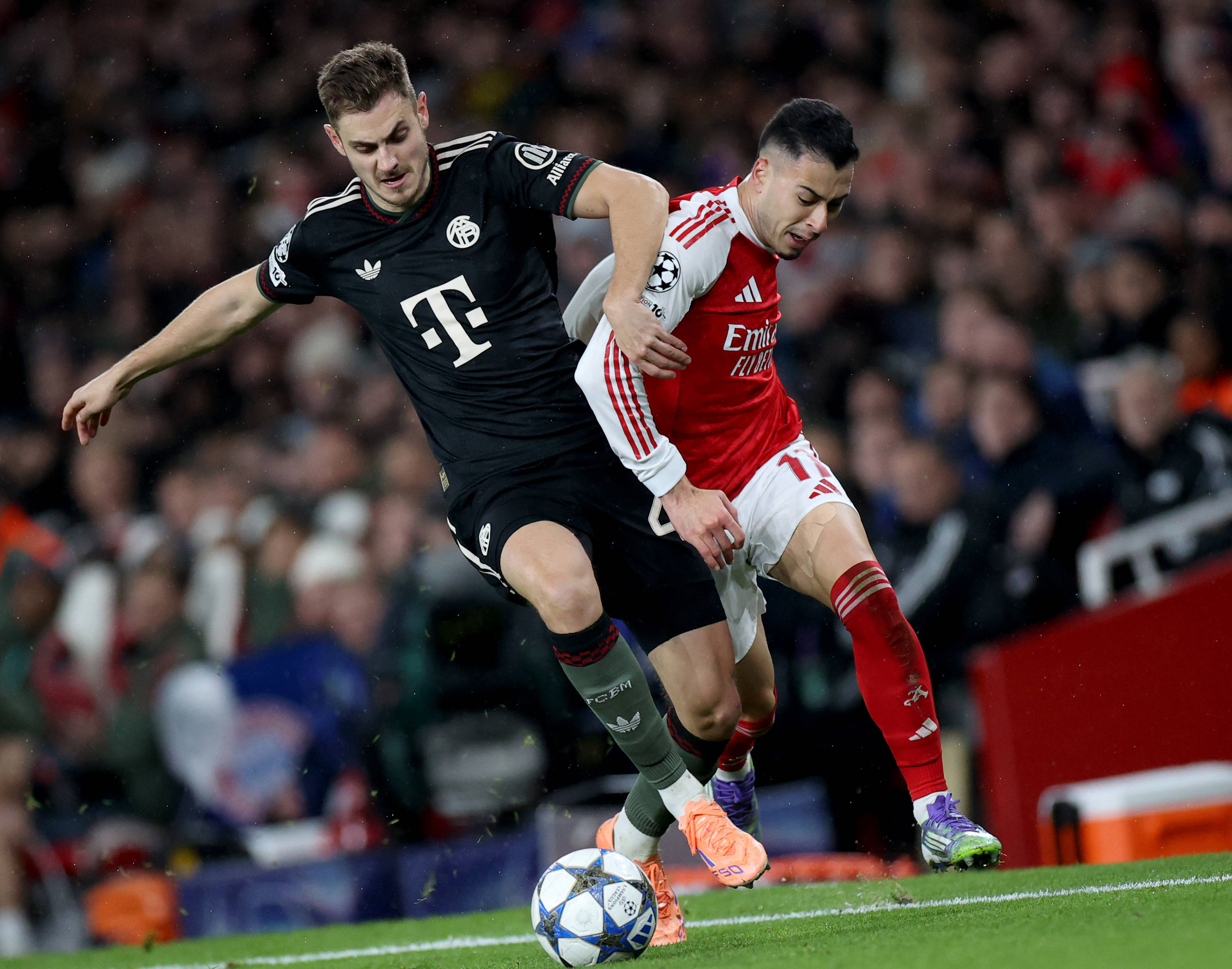 图片报：英超夏窗转会投入超20亿欧，远超德甲引发竞争力担忧（英超今夏转会花费超20亿欧元，投入远超德甲，竞争力隐忧加剧）