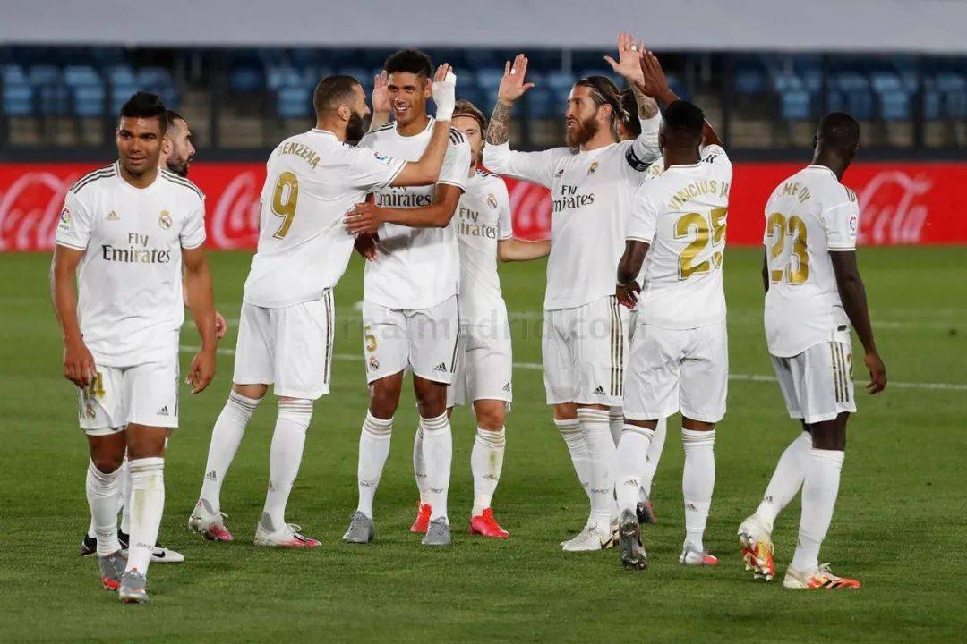 阿超A组第13的里瓦达维亚独立阿根廷杯夺冠，获队史首座冠军奖杯