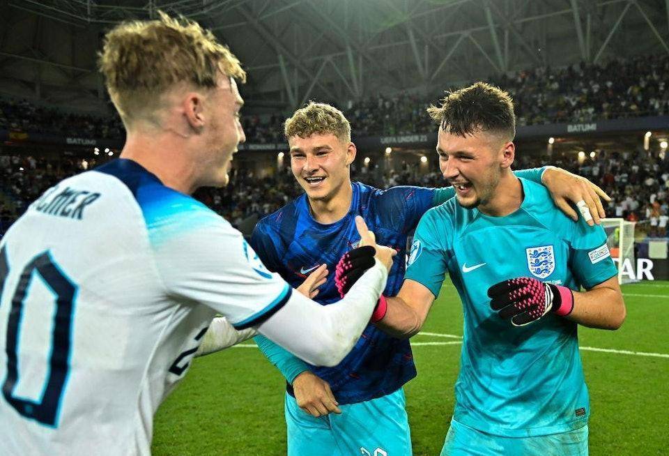 罗马诺：米兰前锋吉梅内斯很快将接受脚踝手术（罗马诺：米兰前锋吉梅内斯即将接受脚踝手术）