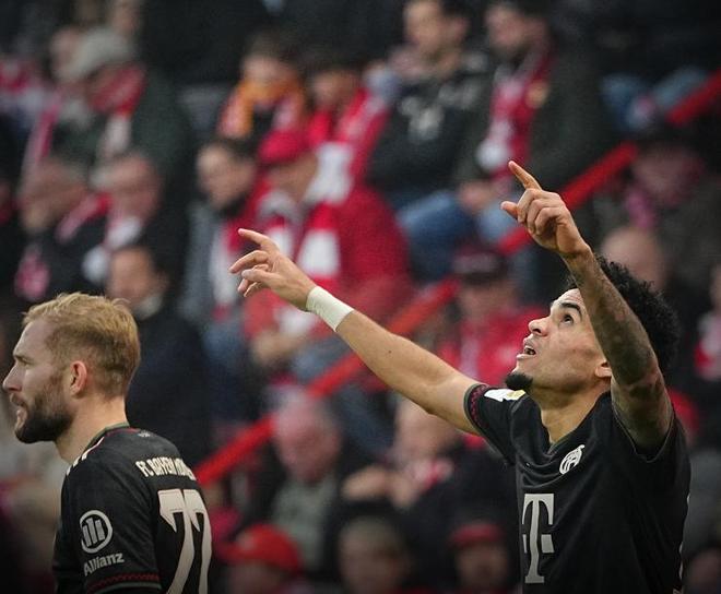 足球装备的科技革新解析