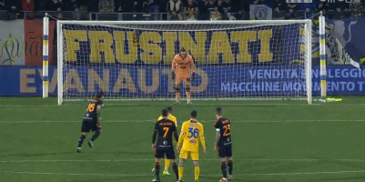 梅西获美职联MVP并率队首夺总冠军，雨中致歉开幕式取消