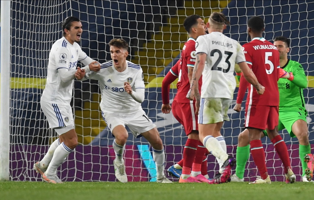 英超半场：阿马德破僵，卡塞米罗破门，曼联暂2-1伯恩茅斯（英超半场战报：阿马德首开纪录，卡塞米罗建功，曼联暂以2-1领先伯恩茅斯）