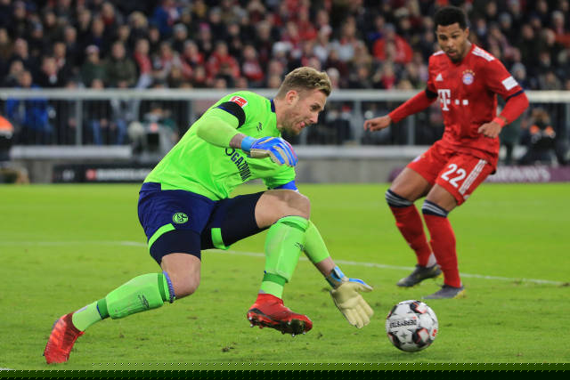 记者：曼联正在物色明年引进的防线球员，名单上大约有10人（记者称曼联已启动明年后防引援搜寻，候选名单约10人）