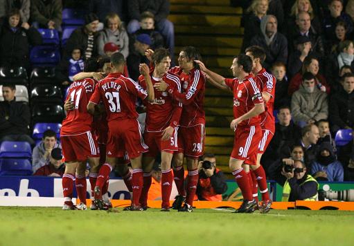 中超比赛亮点：上海海港2-1战胜山东泰山,（中超焦点战：上海海港2比1击败山东泰山）