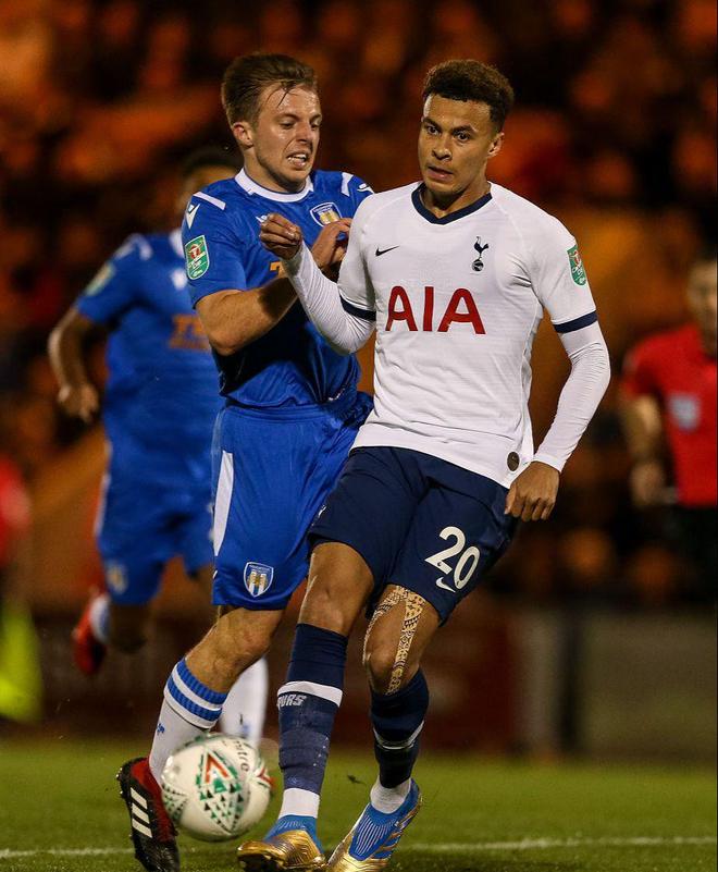 铁人！德里赫特成曼联本赛季唯一全勤球员（曼联本季唯一全勤，德里赫特化身铁人）