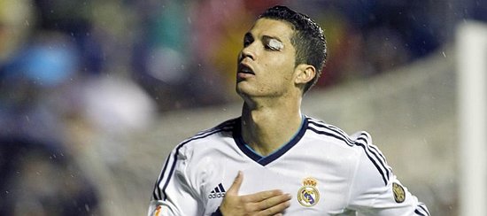 11月22日，在2025华润饮料中超联赛第30轮...（2025赛季华润饮料中超第30轮于11月22日开战）