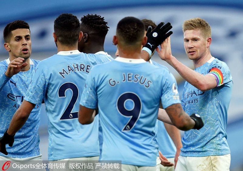 忍不了！球迷刷屏利物浦官方社媒评论区，要求斯洛特下课